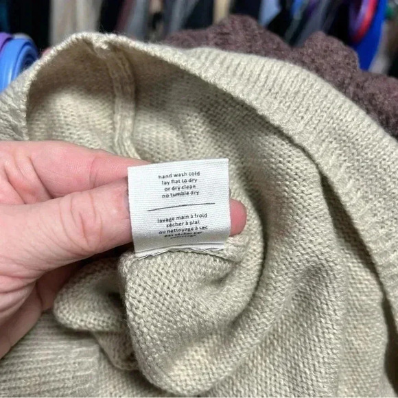 Noul  Sweater - Picture 6 of 6